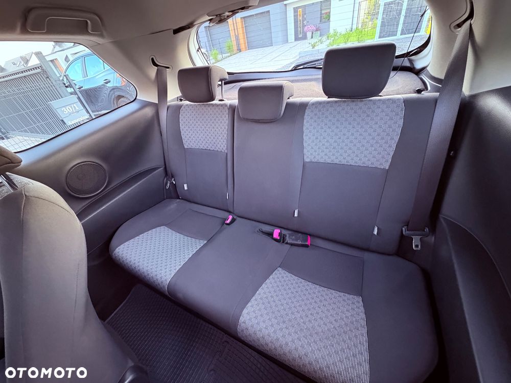 Toyota Yaris - 11