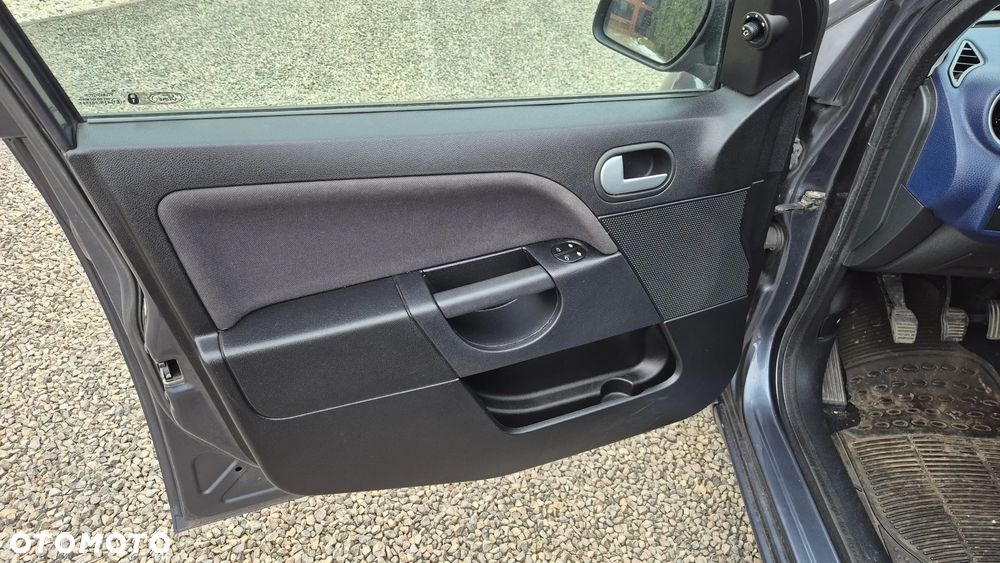 Ford Fiesta 1.3 Ambiente - 19