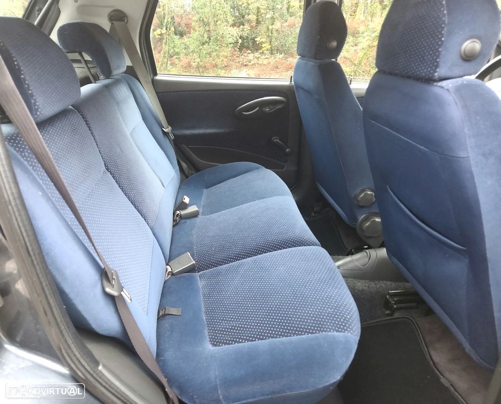 Fiat Punto 1.2 16V HLX - 12