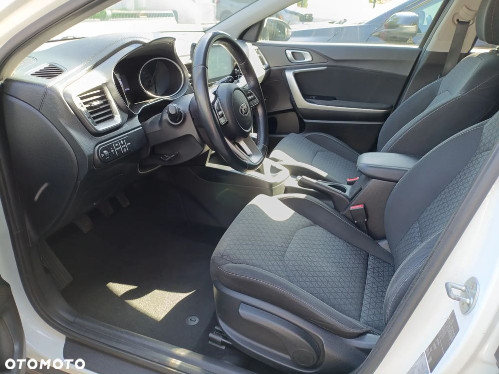 Kia XCeed 1.5 T-GDI M - 18