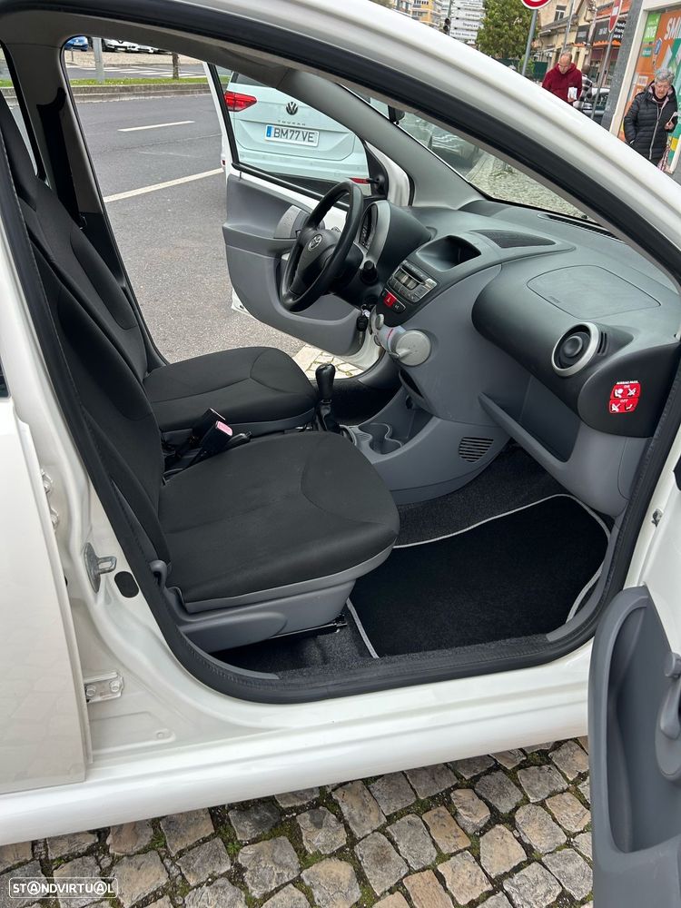 Toyota Aygo 1.0 + AC - 10