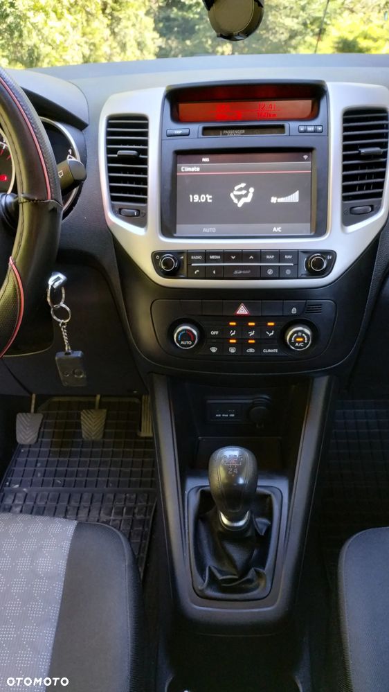 Kia Venga 1.4 M - 11