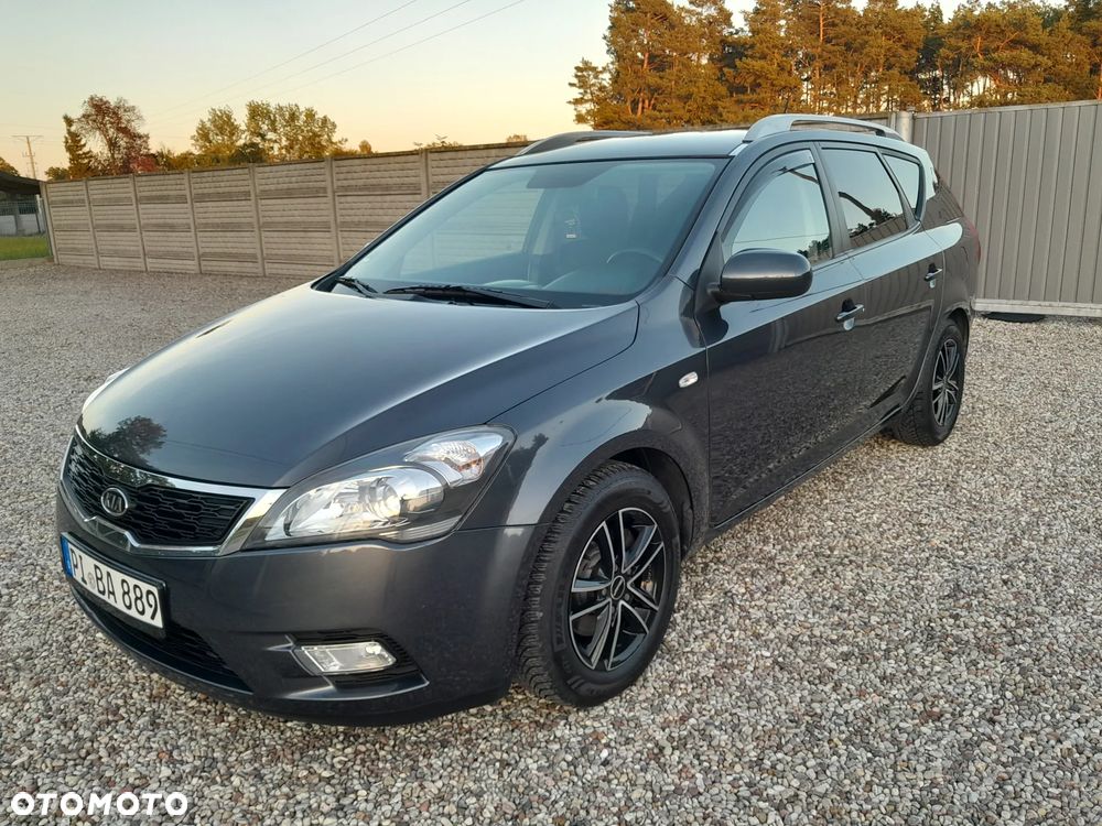 Kia Ceed - 10