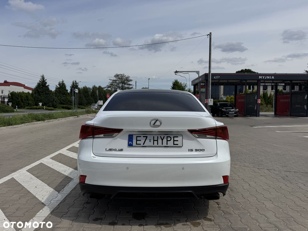 Lexus IS 200t / 300 F Sport - 6