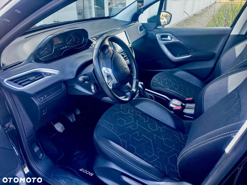 Peugeot 2008 - 8