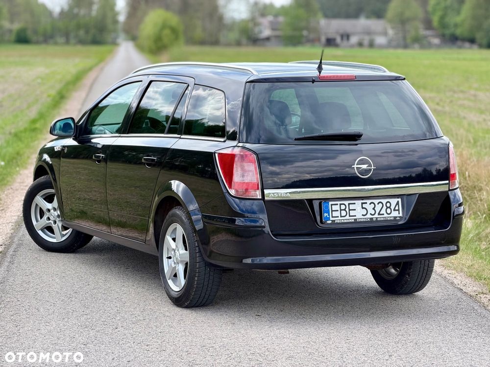 Opel Astra 1.6 Design Edition - 19