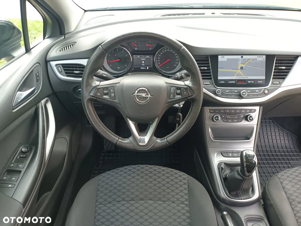 Opel Astra 1.4 T Elite - 11