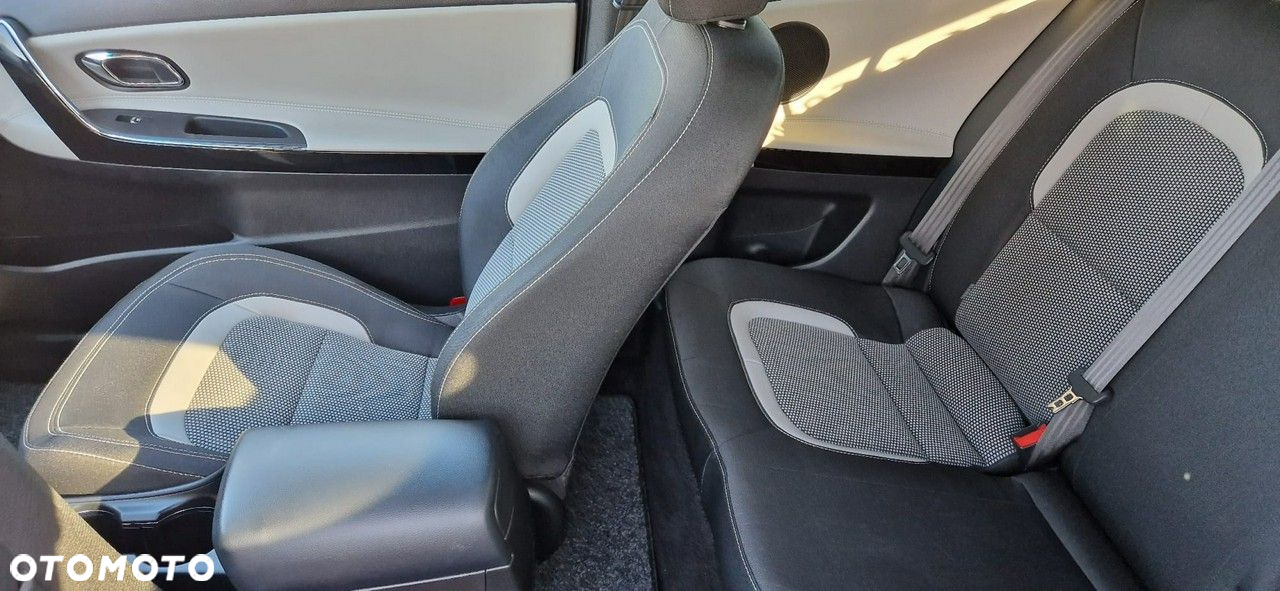 Kia ProCeed - 26