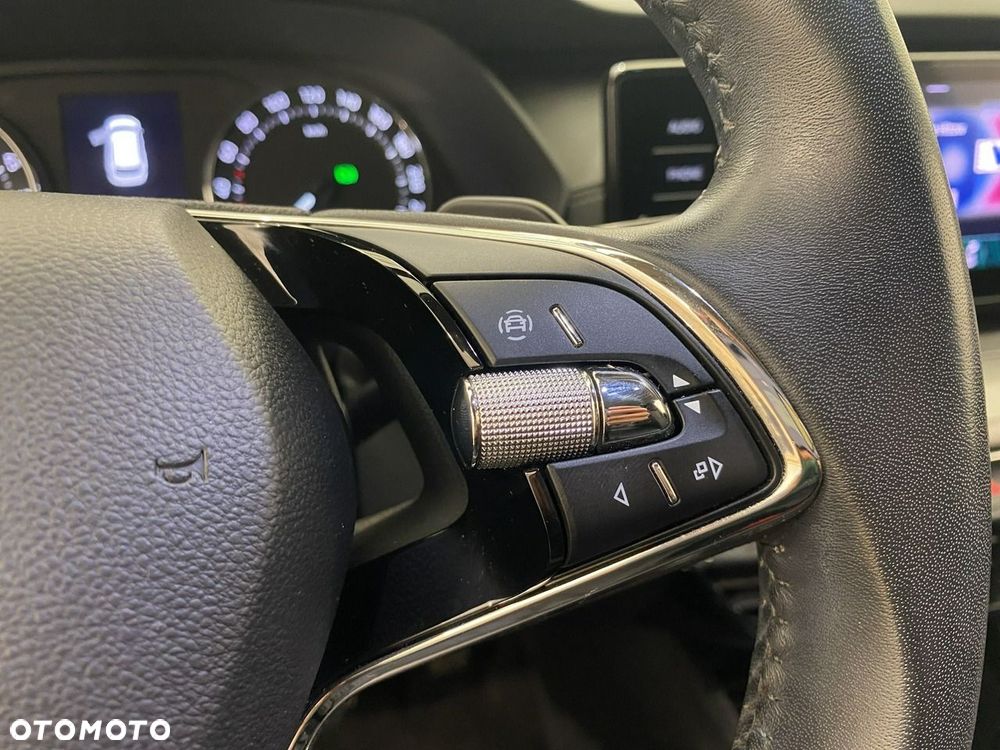 Skoda Octavia 2.0 TDI Ambition DSG - 22