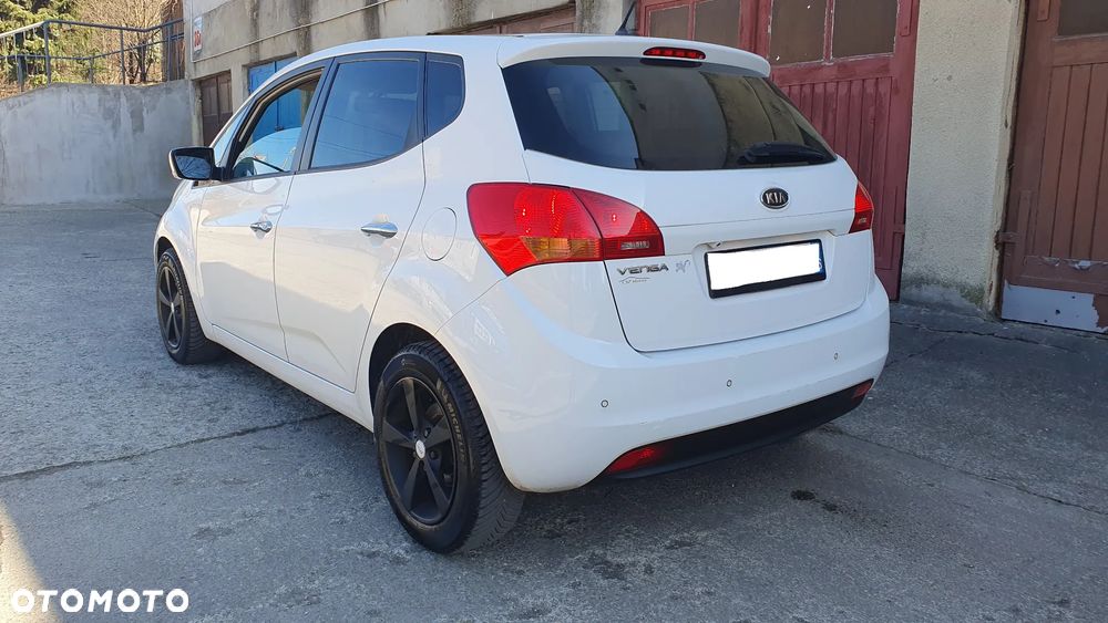 Kia Venga 1.6 CVVT Titanium Collection - 5