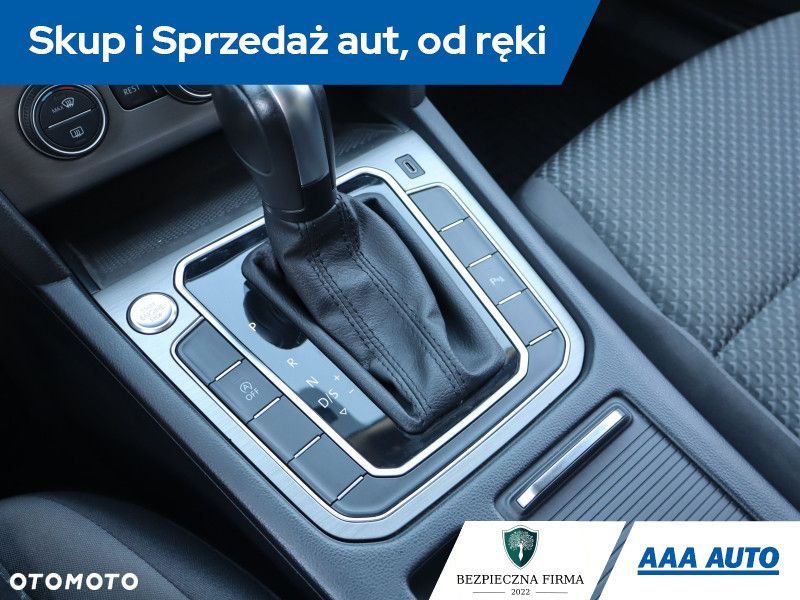 Volkswagen Passat Variant - 15