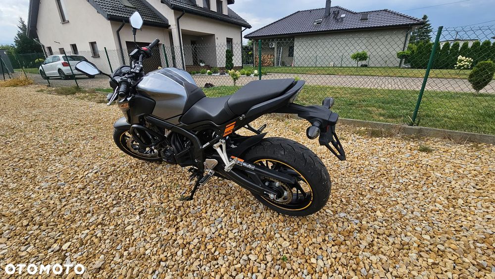Honda CB - 8