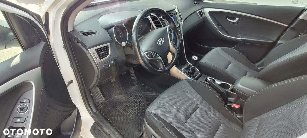 Hyundai i30 blue 1.6 GDI Passion - 18