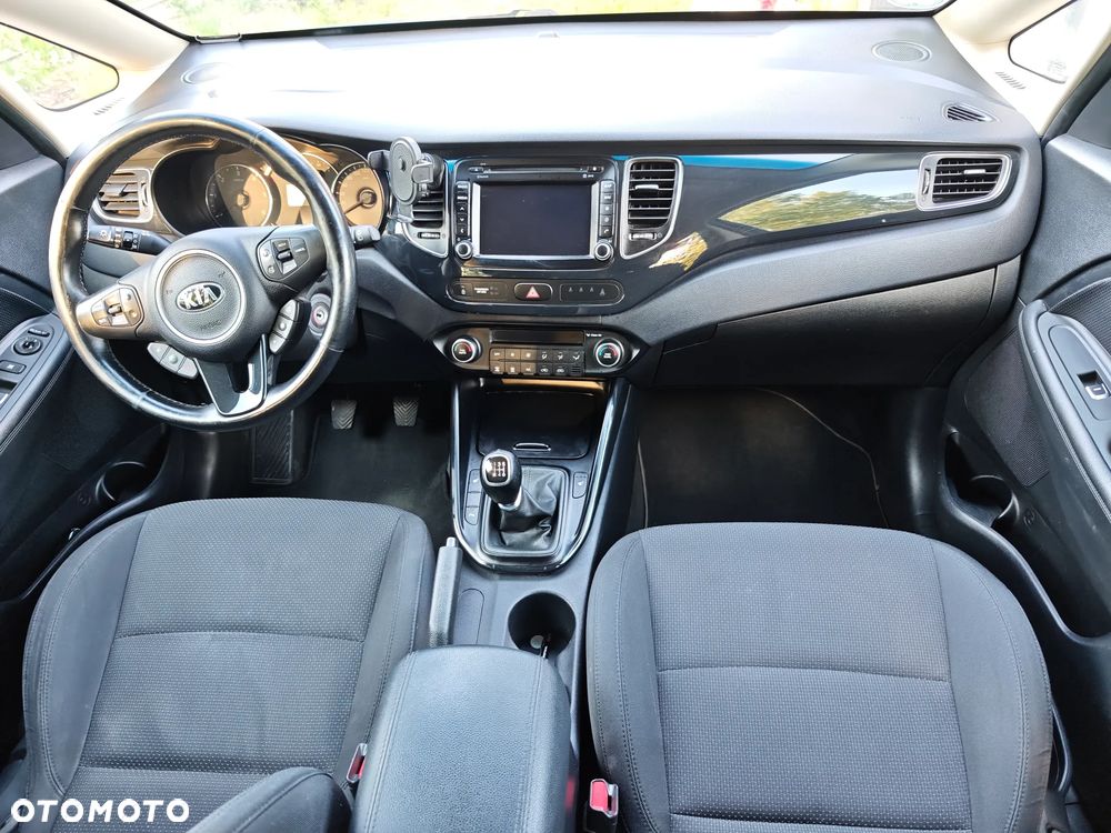 Kia Carens - 13