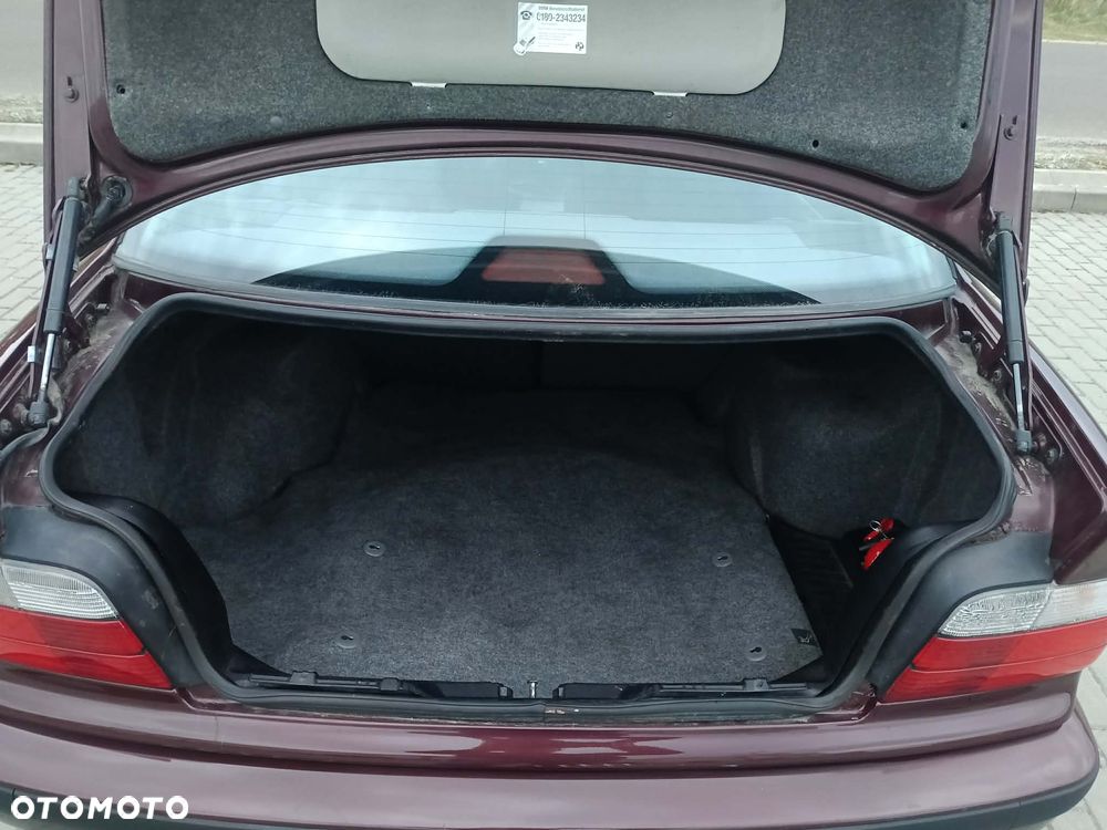 BMW Seria 3 323i - 8