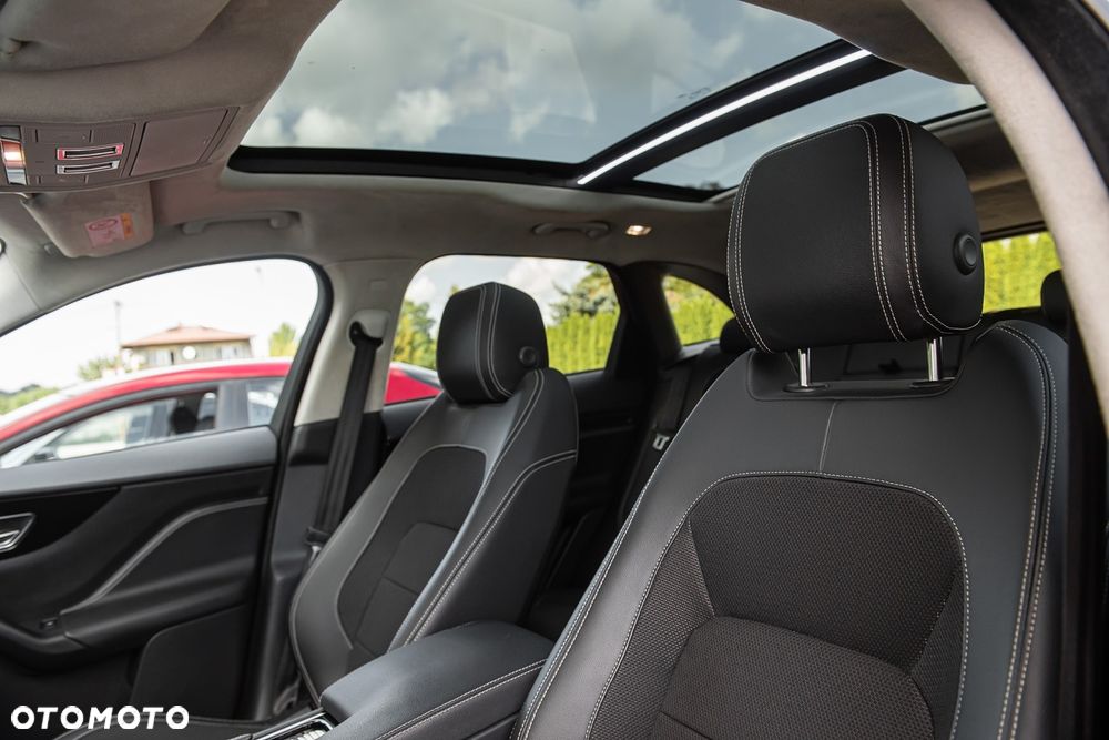 Jaguar F-Pace P250 AWD R-Dynamic S - 18