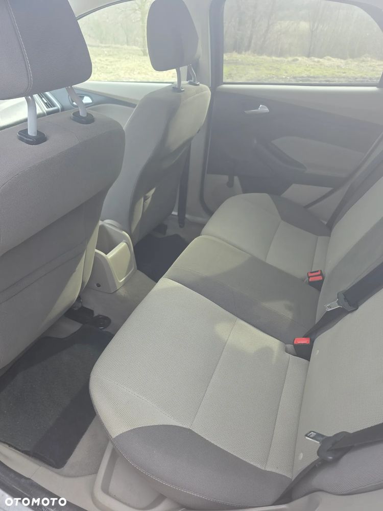 Ford Focus - 8