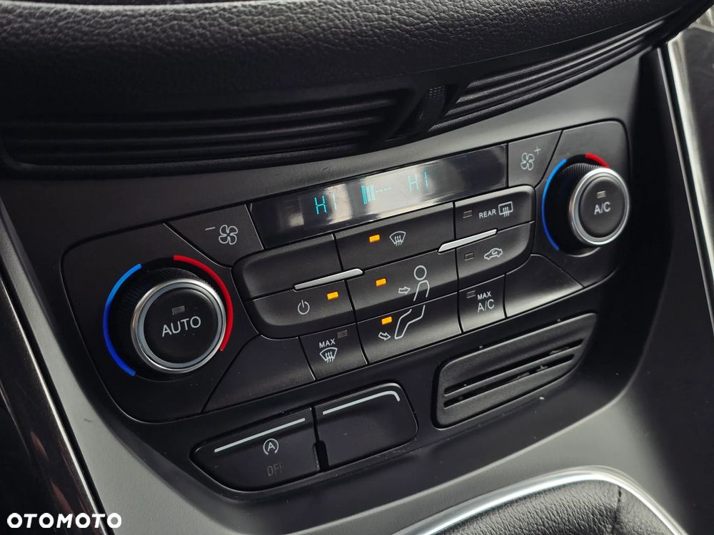 Ford Kuga 1.5 EcoBoost 2x4 Titanium - 30