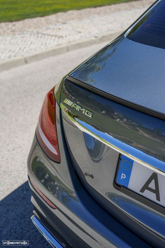 Mercedes-Benz E 63 AMG S 4-Matic+ - 17