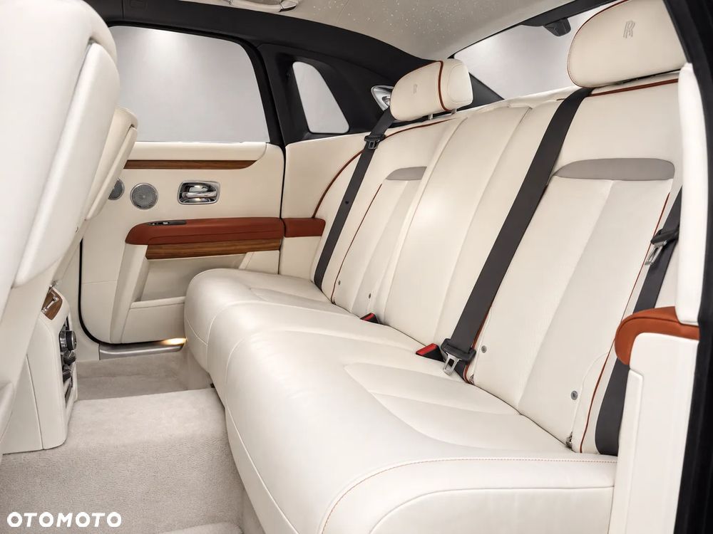 Rolls-Royce Ghost Standard - 12
