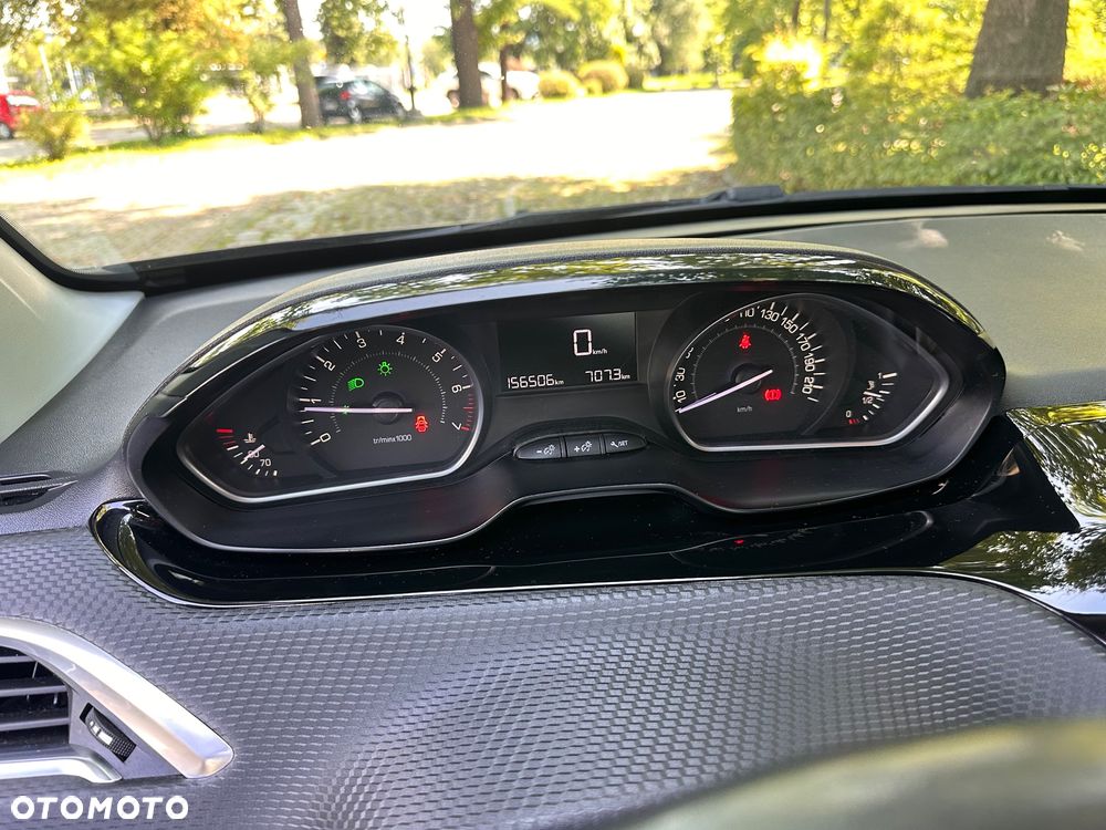 Peugeot 2008 1.2 Pure Tech Active S&S - 22