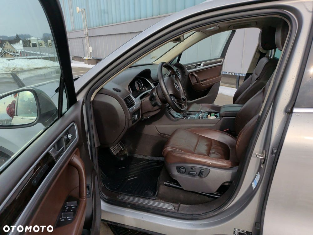 Volkswagen Touareg - 12