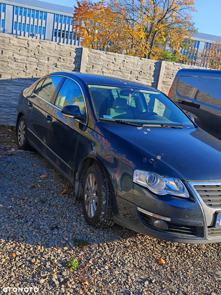 Volkswagen Passat - 21