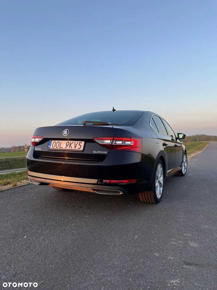 Skoda Superb 2.0 TDI DSG Sportline - 20