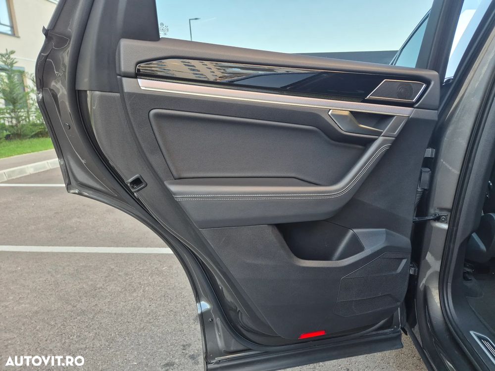 Volkswagen Touareg 3.0 V6 TDI SCR 4Motion Automatik R-Line - 23