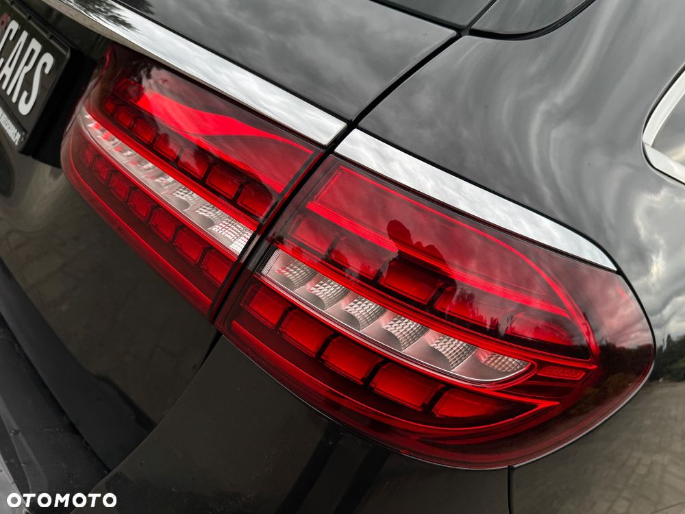 Mercedes-Benz Klasa E 200 9G-TRONIC Exclusive - 26