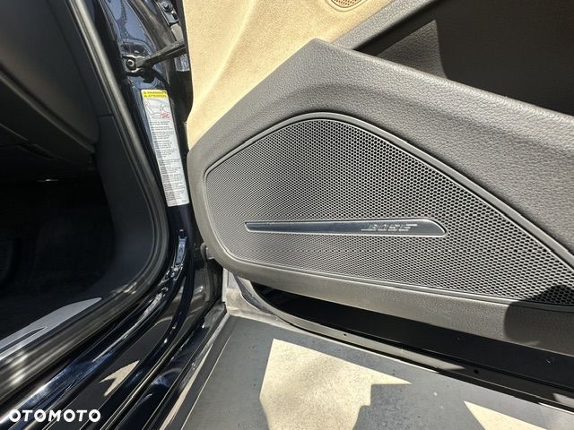 Audi S8 - 35