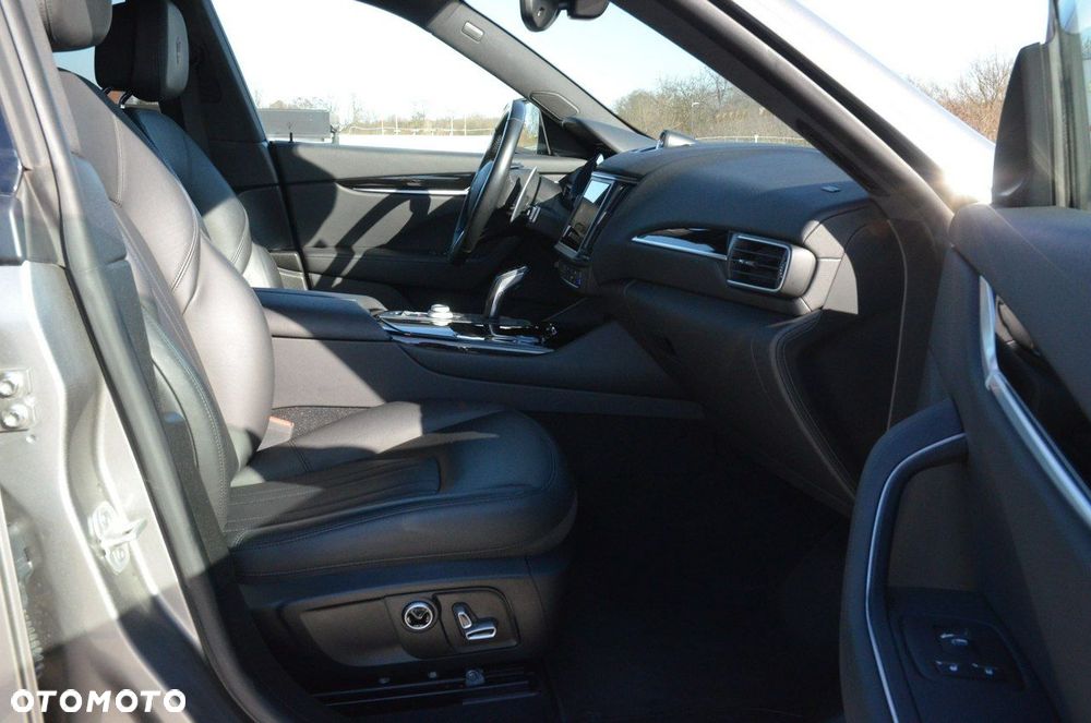 Maserati Levante MHEV Executive - 29