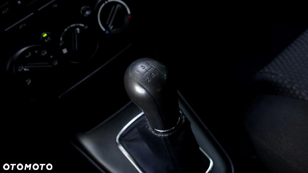 Toyota Avensis - 19