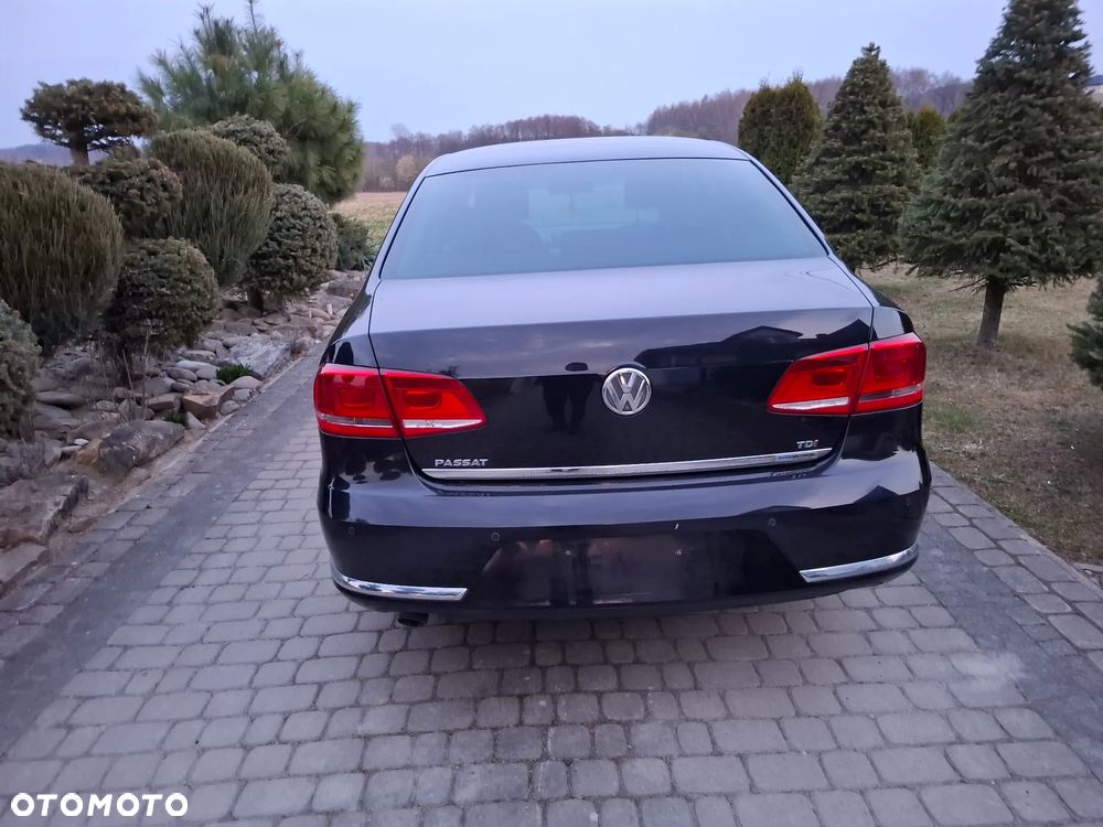 Volkswagen Passat - 4