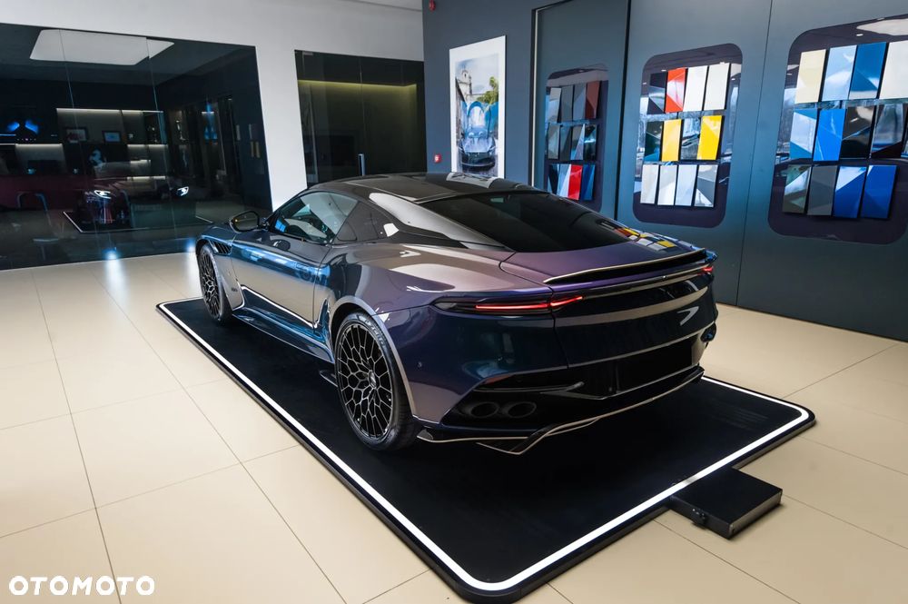 Aston Martin DBS - 5