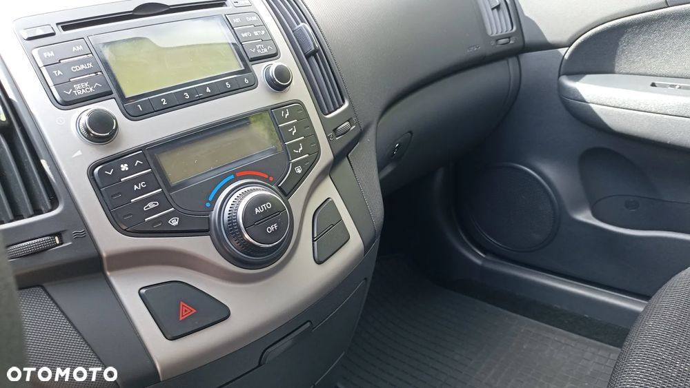Hyundai i30 1.6 Comfort - 12
