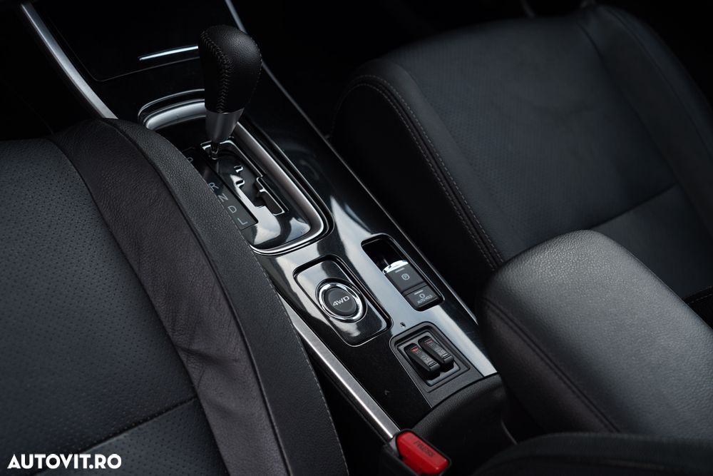 Mitsubishi Outlander 2.2 DI-D 4WD Automatik Diamant Edition - 12