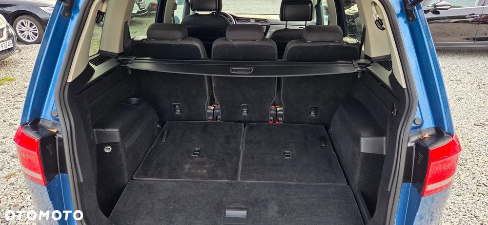 Volkswagen Touran - 26