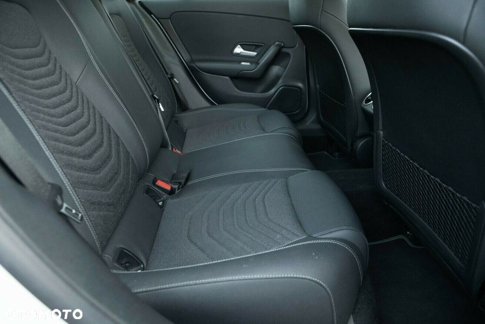Mercedes-Benz CLA 200 mHEV 7G-DCT - 24