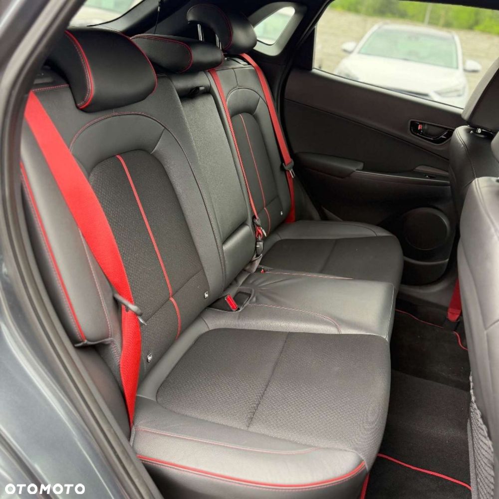 Hyundai Kona - 32