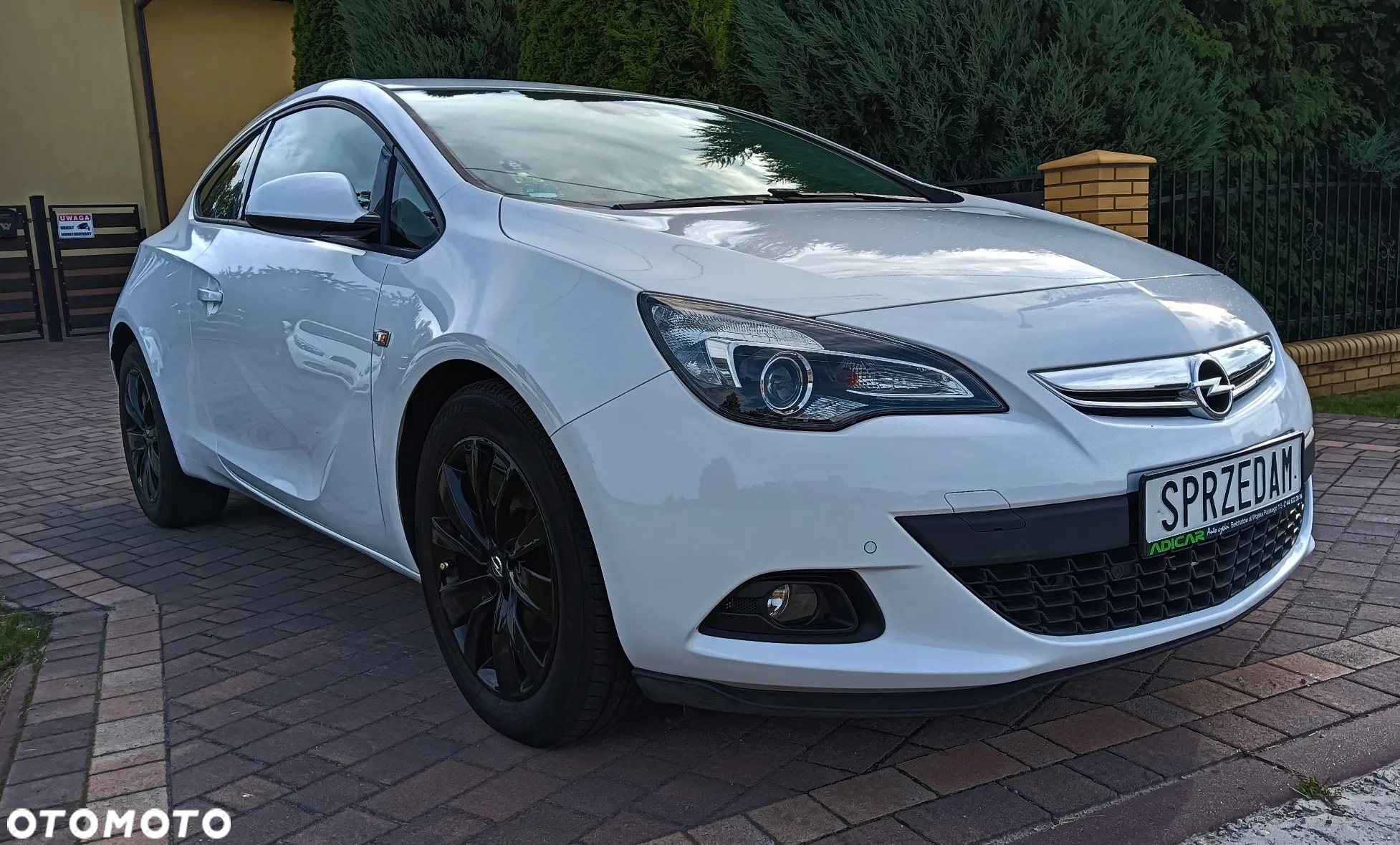 Opel Astra GTC 1.4 Turbo Edition - 2