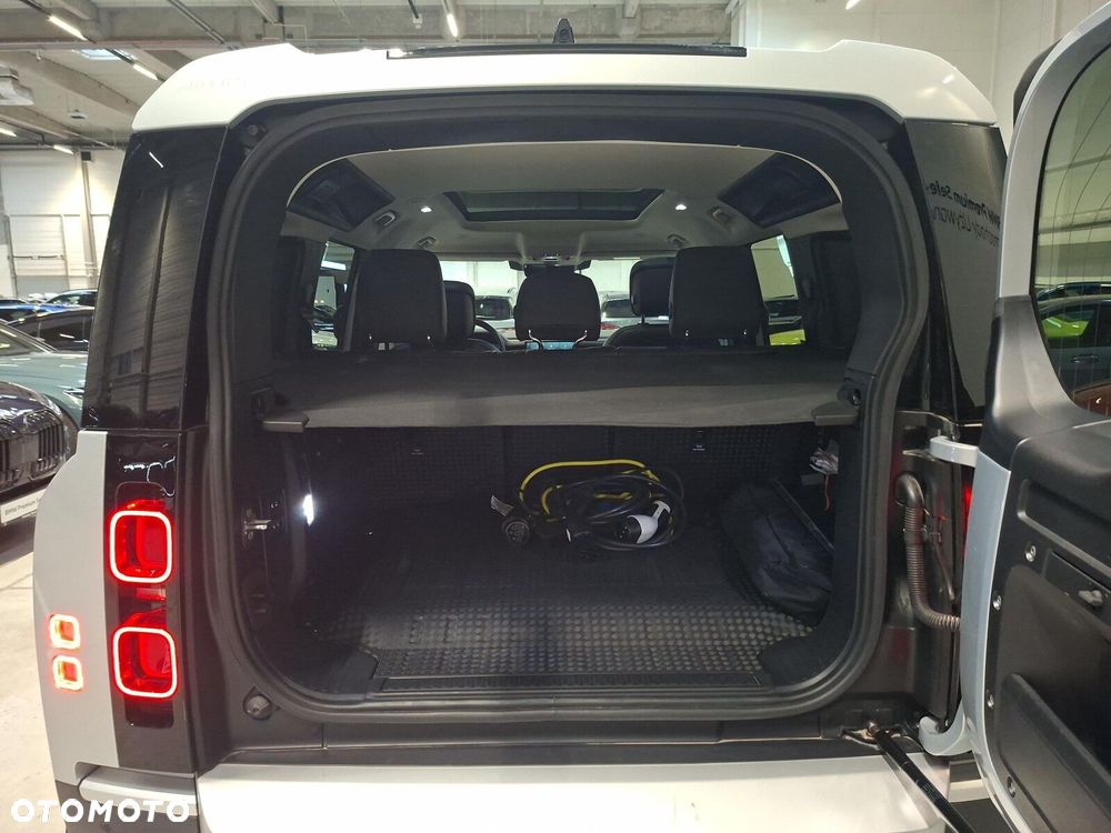 Land Rover Defender - 18