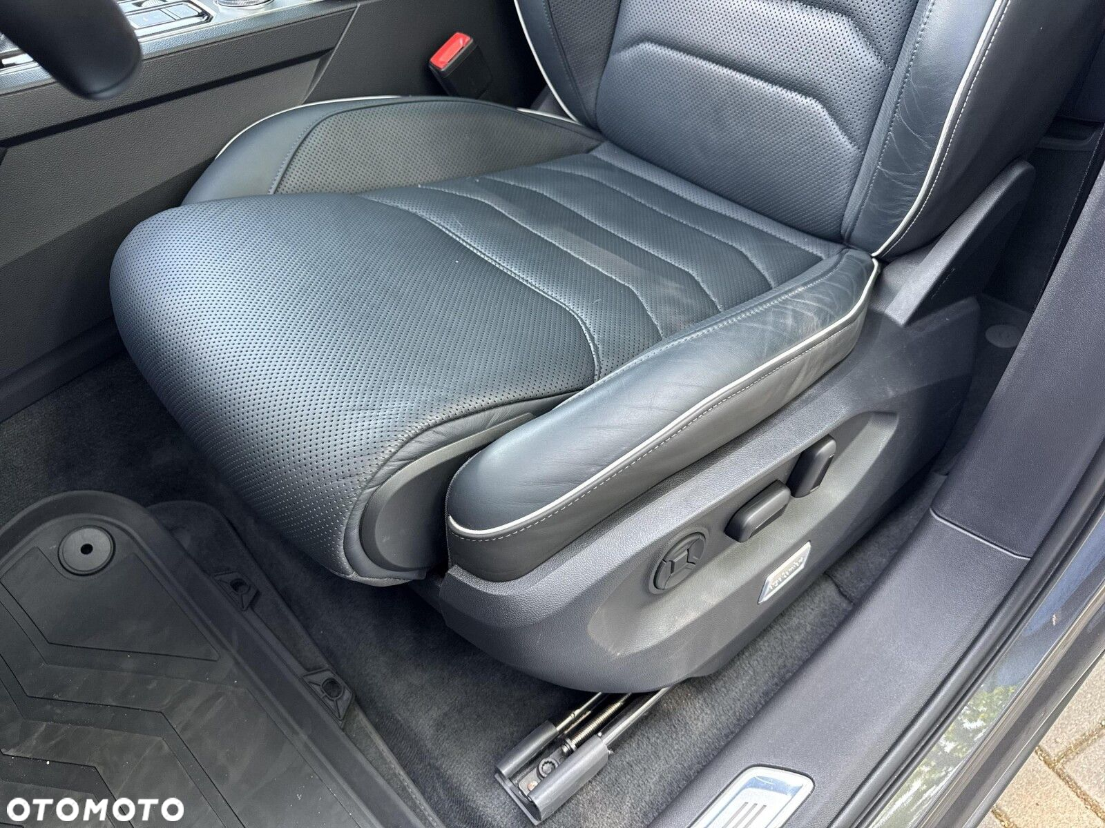 Volkswagen Touareg - 13
