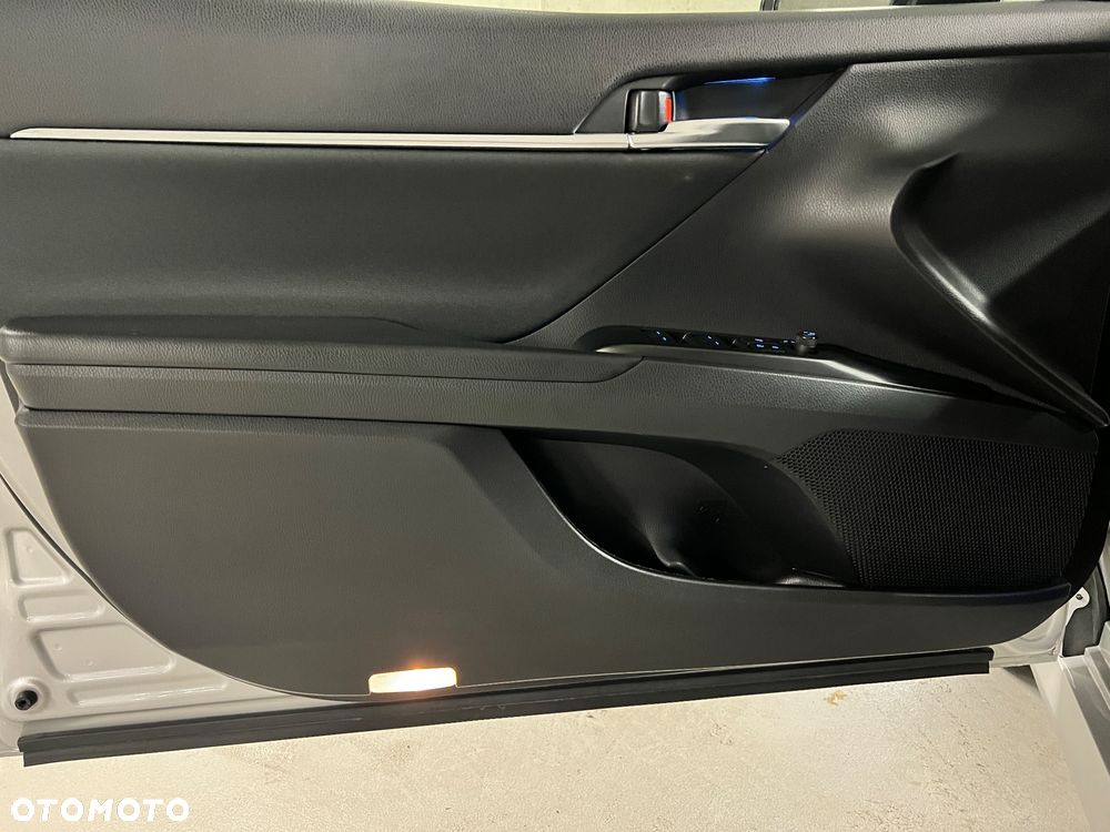 Toyota Camry 2.5 Hybrid Comfort CVT - 12