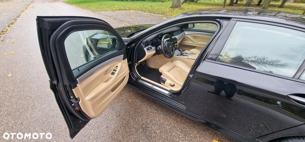 BMW Seria 5 525d xDrive Modern Line - 24