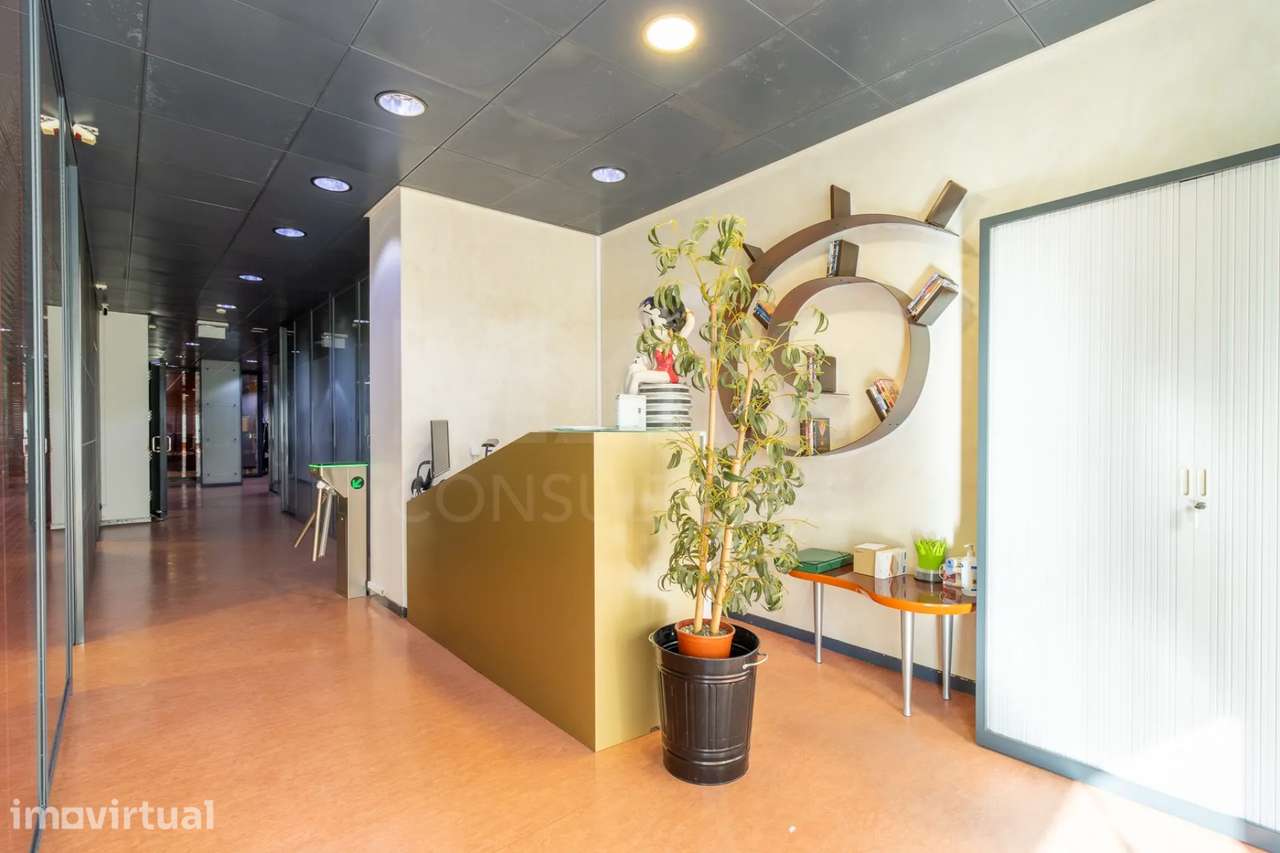 Espaço Comercial, Piso Único, em São Domingos de Benfica - Grande imagem: 3/14