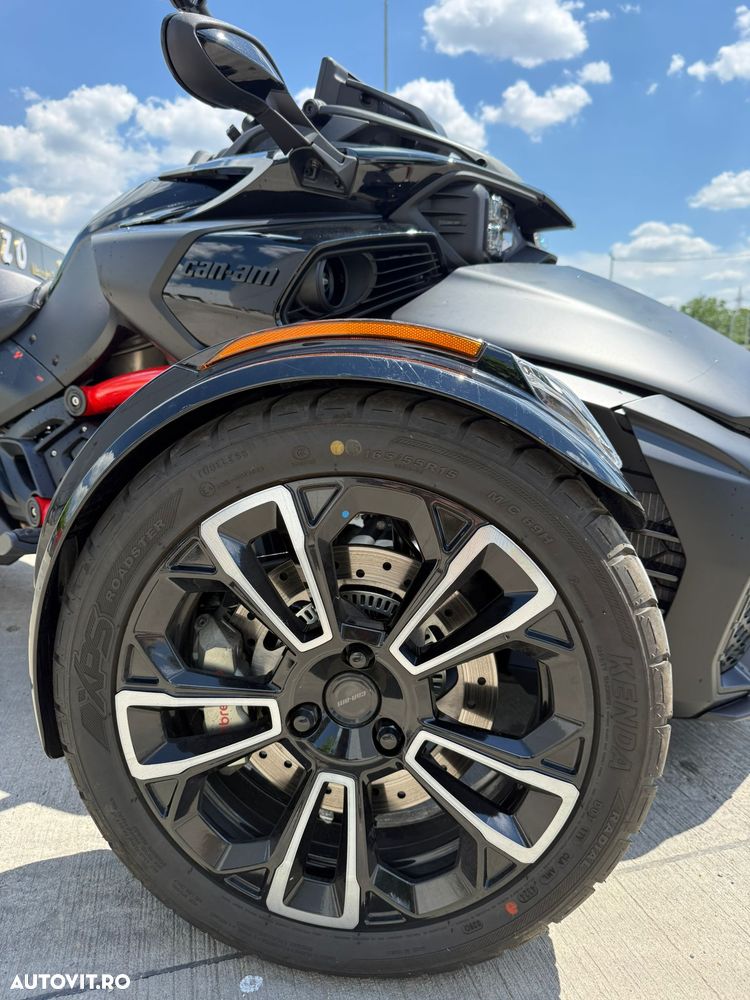 Can-Am Spyder - 2