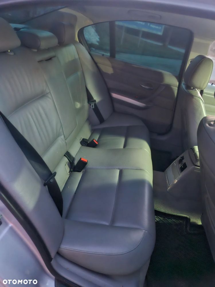 BMW Seria 3 325xi - 14