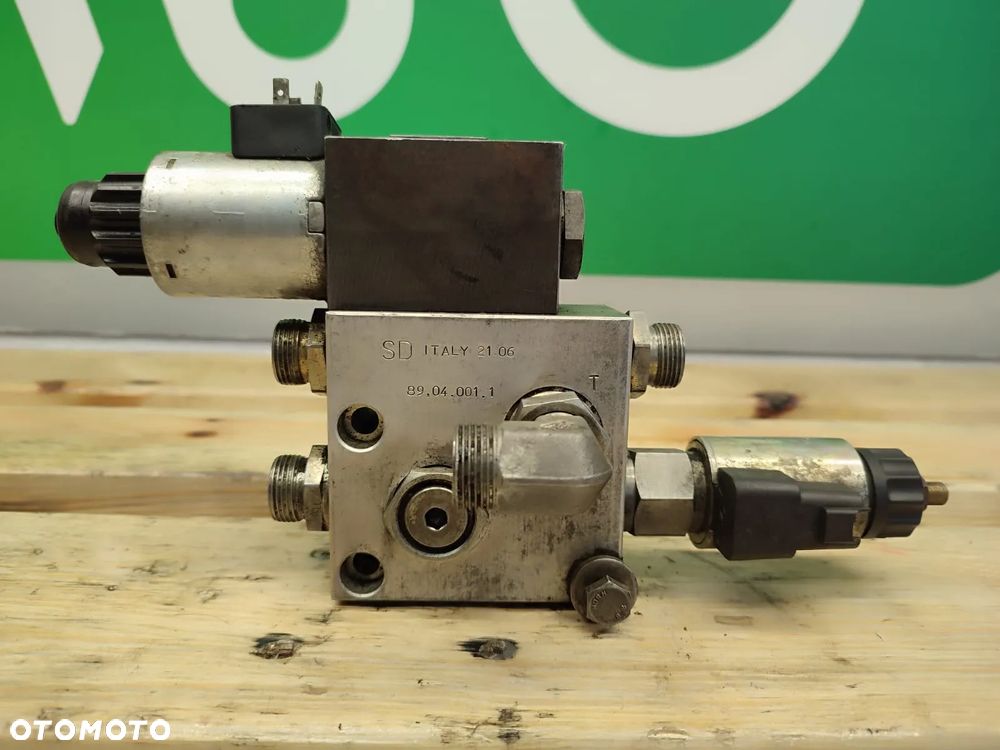 Blok zaworowy Sauer-Danfoss DCV03 2R21 - 2