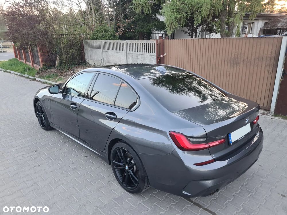 BMW Seria 3 330e M Sport - 4